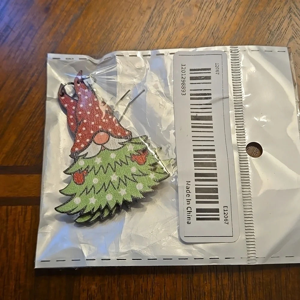 Chic Santa & Christmas Tree Wooden Dangle Earrings - Picture 5 of 6